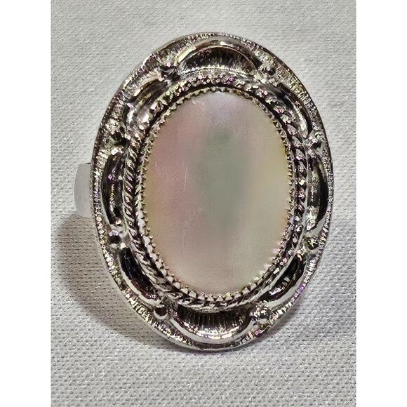 Vintage Judy Lee Mother of Pearl Oval Silver Tone Ring Size 7 - Picture 1 of 9